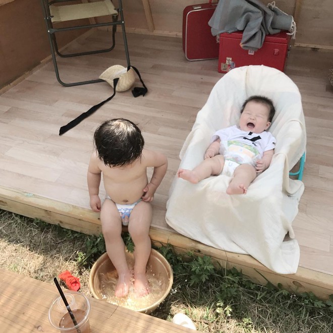 Qu&ecirc;n hết mệt mỏi khi ngắm loạt ảnh của cậu nh&oacute;c cứ cười l&agrave; hết thấy &ocirc;ng mặt trời - Ảnh 5.