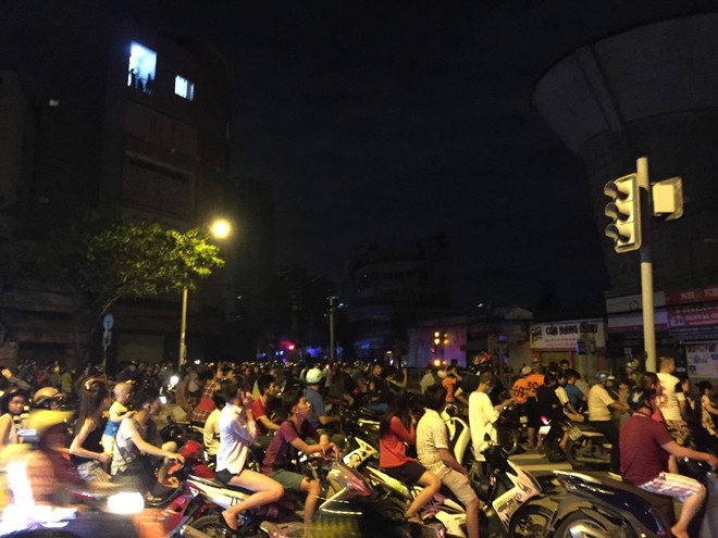 Ch&aacute;y lớn k&egrave;m nhiều tiếng nổ trong nh&agrave; kho gần cảng S&agrave;i G&ograve;n - Ảnh 11.