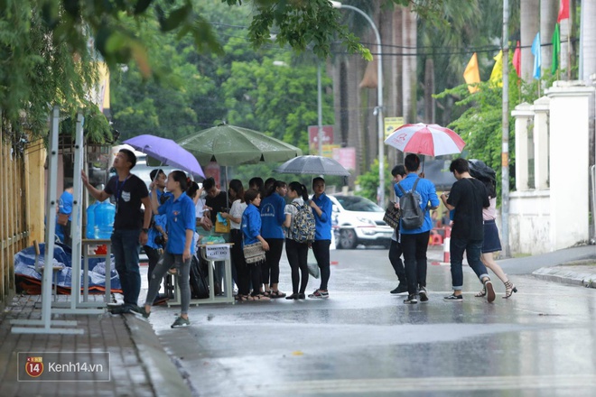 Những nữ sinh xinh đẹp ngày thi tuyển ĐH Sân khấu - Điện ảnh Hà Nội 2017 - Ảnh 1.