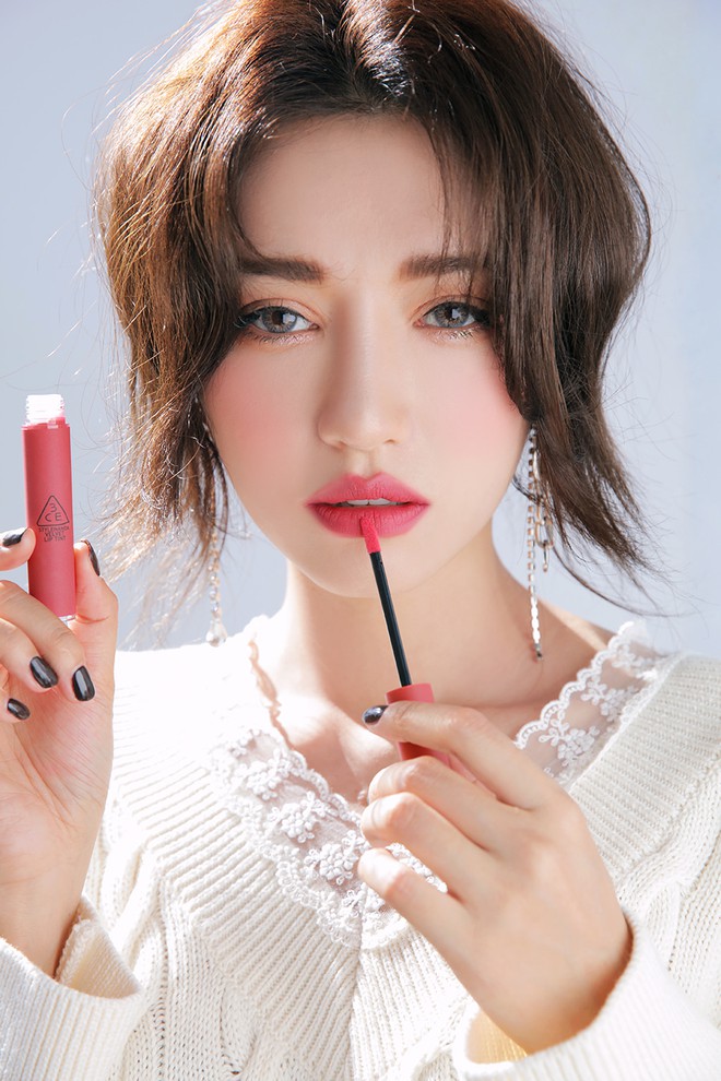 Clip nóng bỏng tay: Swatch cận cảnh loạt màu son 3CE Velvet Lip Tint đang gây sốt - Ảnh 5.