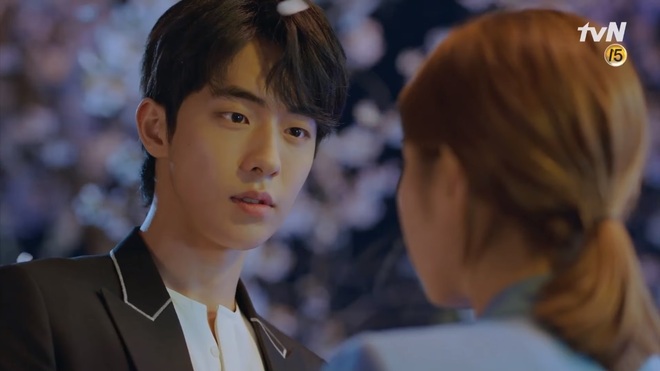 Thủy Thần” Nam Joo Hyuk đắm đuối nhìn “nữ thần mặt đơ” Shin Se Kyung - Ảnh 3.