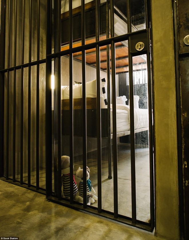 Khách sạn nhà tù ở Bangkok, nơi bạn phải trả tiền để được ngủ sau song sắt mỗi đêm - Ảnh 6.
