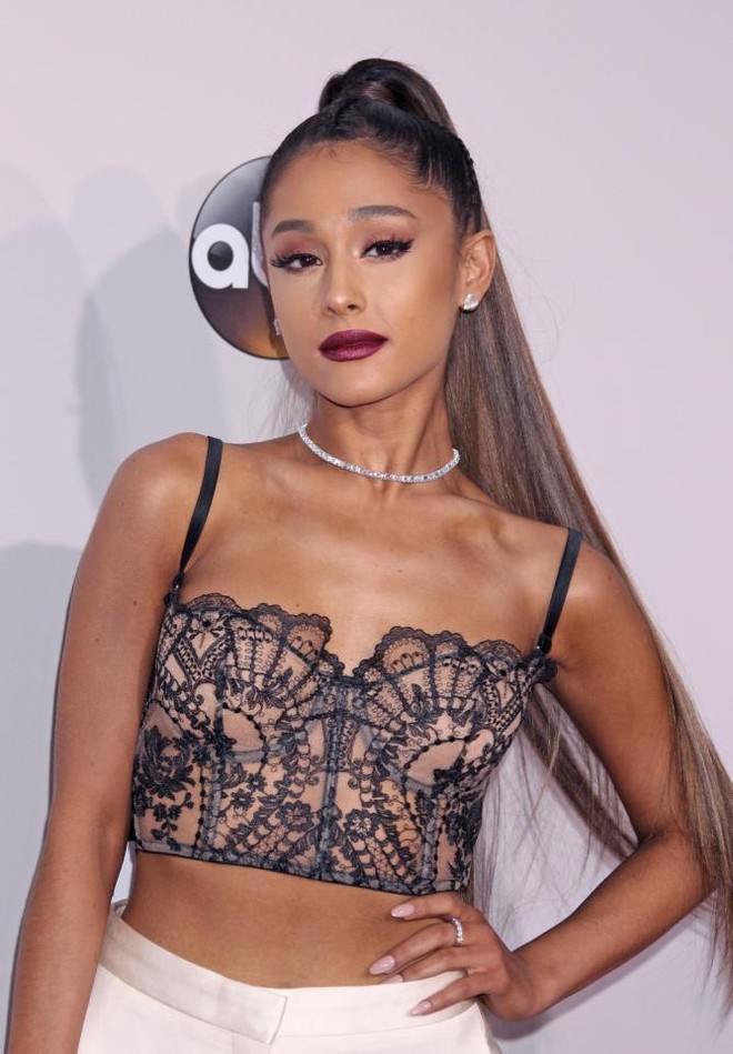 Clip nóng tại địa điểm diễn ra chương trình: Fan Việt sốc nặng khi Ariana Grande bất ngờ hủy show vào phút cuối! - Ảnh 17.