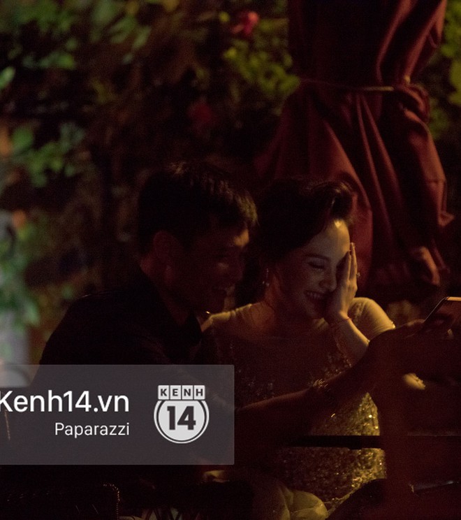 Clip: Bảo Thanh hôn chồng đắm đuối chỗ công cộng sau khi đại thắng tại lễ trao giải VTV Awards - Ảnh 6.