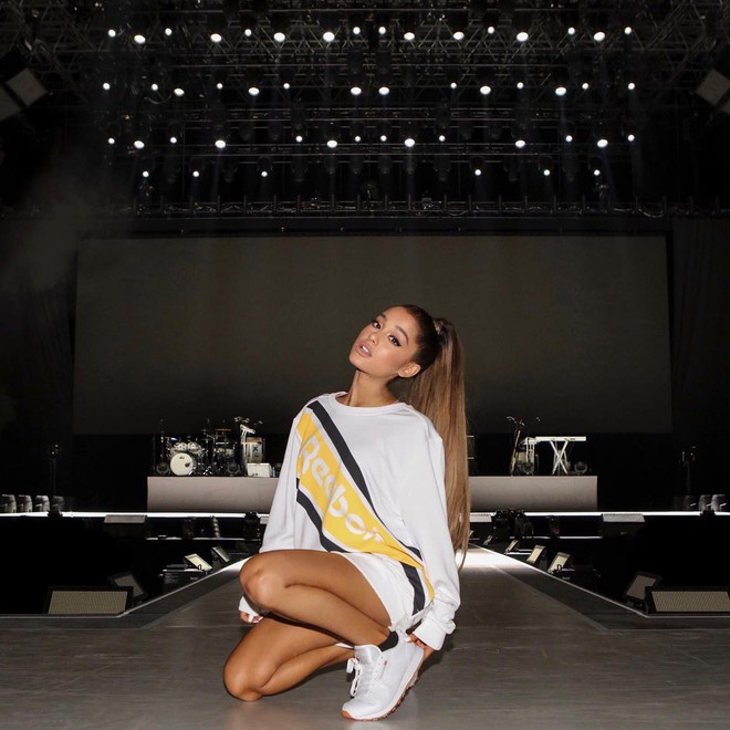 Chưa kịp quay lại Việt Nam để đền bù hủy show, Ariana Grande đã chính thức khép lại tour diễn nhiều lùm xùm Dangerous Woman - Ảnh 3.