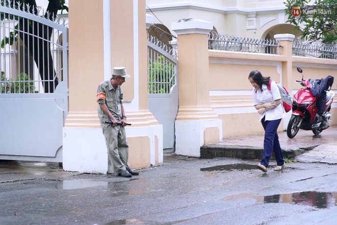 Chuyện chưa kể về bác bảo vệ mà học sinh chuyên Lê Hồng Phong cúi đầu chào mỗi ngày: Hiệp sĩ xích lô 21 lần bắt cướp - Ảnh 4.