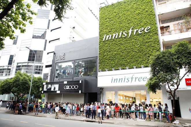 Fan innisfree sướng m&ecirc; trong ng&agrave;y khai trương của h&agrave;ng thứ 3 tại Q.1 - Ảnh 2.