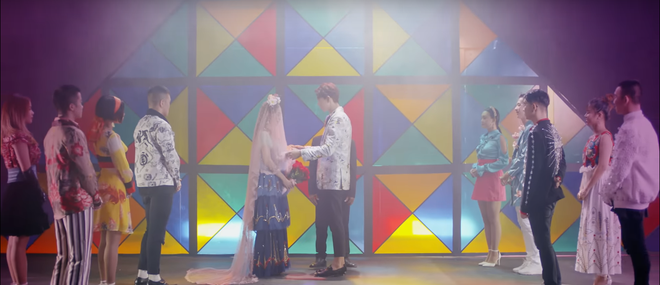 Vừa ra mắt, concept MV mới của Chi Pu lại bị soi hao hao sản phẩm &acirc;m nhạc của Park Bom 8 năm trước - Ảnh 2.
