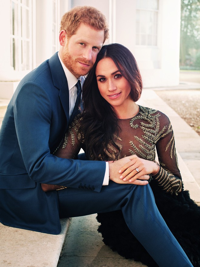 Chụp ảnh đ&iacute;nh h&ocirc;n, c&ocirc;ng nương tương lai Meghan Markle chơi lớn chọn v&aacute;y h&agrave;ng hiệu đắt gấp 241 lần v&aacute;y của Kate Middleton - Ảnh 2.
