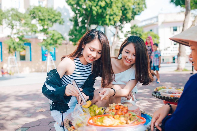 Lại th&ecirc;m một cặp chị em song sinh 9x si&ecirc;u dễ thương đến từ Nghệ An - Ảnh 5.