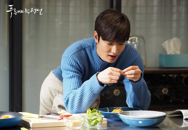 Đang đói mà nhìn Lee Min Ho làm pasta cho tiên cá Jun Ji Hyun là thấy thèm ngay lập tức - Ảnh 11.