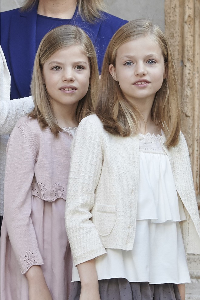 Las dos encantadoras princesitas de la Familia Real Española ahora están muy guapas - Foto 21.