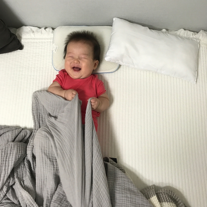 Qu&ecirc;n hết mệt mỏi khi ngắm loạt ảnh của cậu nh&oacute;c cứ cười l&agrave; hết thấy &ocirc;ng mặt trời - Ảnh 2.