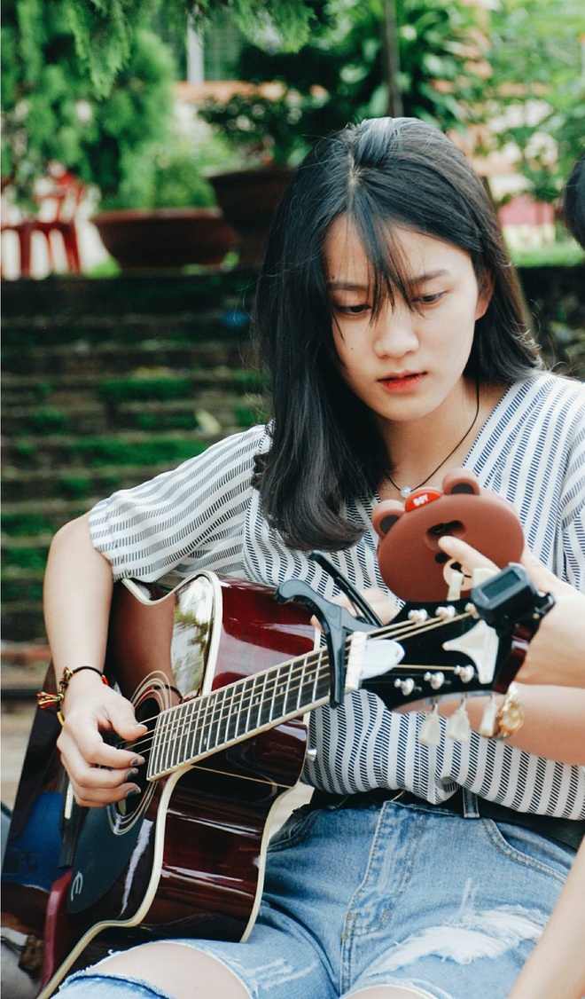 10X Tây Nguyên đốn tim dân mạng bằng loạt clip tự đệm guitar khoe giọng hát ngọt lịm - Ảnh 5.