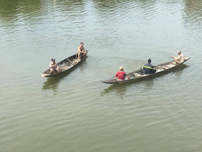 Huế: Bỏ lại xe m&aacute;y tr&ecirc;n cầu, chủ tiệm cầm đồ 9X nhảy s&ocirc;ng Như &Yacute; tự tử - Ảnh 2.