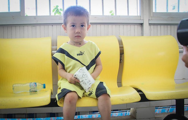 Vụ b&eacute; trai bị bỏ rơi trước cổng bệnh viện Từ Dũ: Cho b&eacute; ở lại v&agrave;i h&ocirc;m với hy vọng gia đ&igrave;nh sẽ đến đ&oacute;n - Ảnh 3.