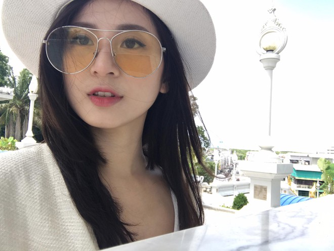 Đẳng cấp nhan sắc hot girl đời đầu: Người lấy chồng, người sinh con vẫn đẹp hết phần thi&ecirc;n hạ - Ảnh 14.