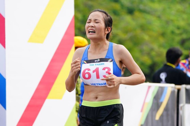 Gặp ngày đèn đỏ, nữ hoàng marathon Việt Nam hụt huy chương vàng SEA Games 29 - Ảnh 1.