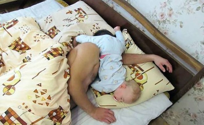 18 em b&eacute; được dịp nghỉ h&egrave; l&agrave; ở nh&agrave; nghịch như quỷ sứ - Ảnh 13.