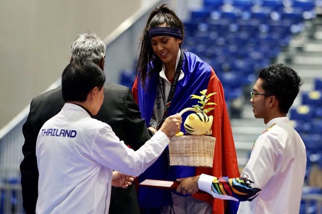 Vẻ đẹp lai của hot girl Taekwondo Campuchia gây sốt tại SEA Games 29 - Ảnh 5.