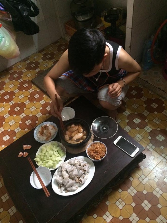 C&ocirc; vợ sướng nhất năm: Chẳng bao giờ phải đi ăn h&agrave;ng, th&iacute;ch m&oacute;n g&igrave; l&agrave; chồng l&ecirc;n mạng học nấu cho ăn! - Ảnh 2.