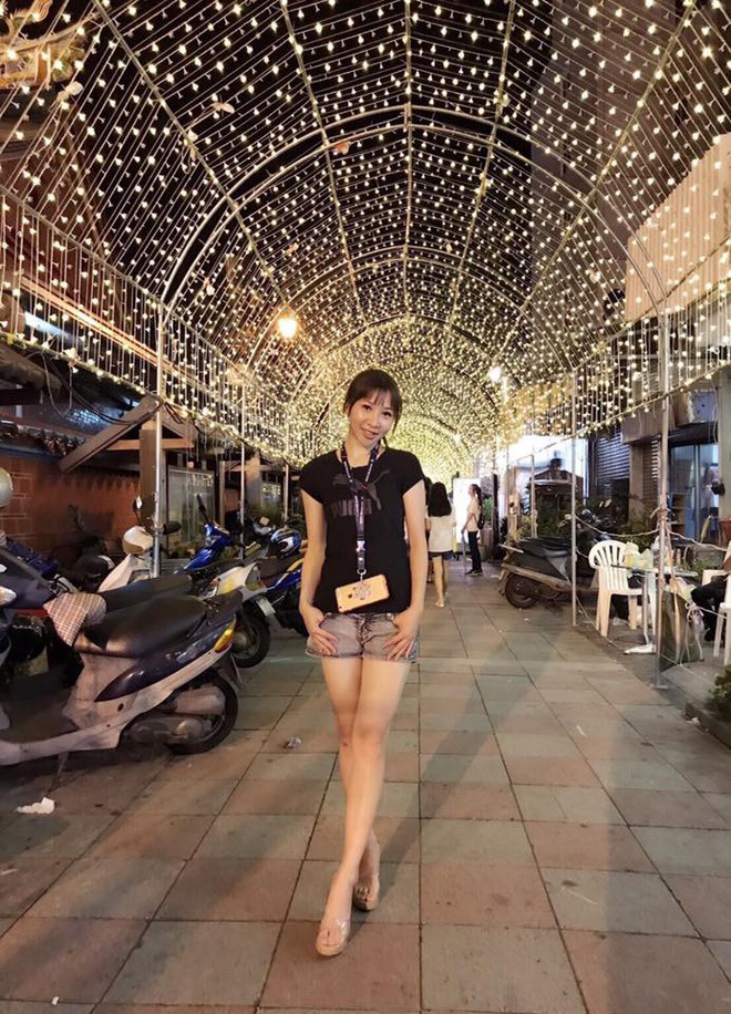 B&aacute;n m&igrave; vỉa h&egrave; th&ocirc;i m&agrave; xinh xuất sắc như n&agrave;y, bảo sao cửa tiệm l&uacute;c n&agrave;o cũng nườm nượp kh&aacute;ch - Ảnh 9.