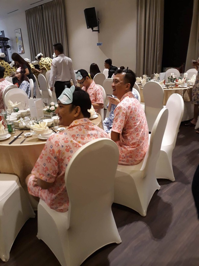 C&ocirc;ng ty chơi lớn: Tiệc t&ugrave;ng ho&agrave;nh tr&aacute;ng nhưng nh&acirc;n vi&ecirc;n lại hồn nhi&ecirc;n mặc pijama đến dự - Ảnh 9.