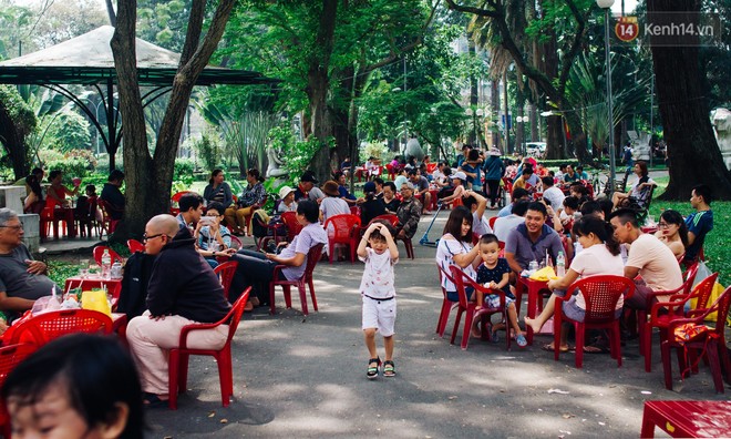 Chùm ảnh: Người Sài Gòn và thói quen uống cafe cóc từ lúc mặt trời chưa ló dạng cho đến chiều tà - Ảnh 14.