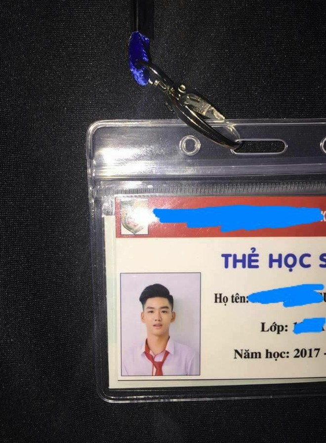 Hot boy lớp 10 làm trái tim bạn đập mạnh vì sự dễ thương và gương mặt tuấn tú, đảm bảo bạn sẽ không thể rời mắt khi xem hình ảnh này. Có lẽ anh chàng này đang là thần tượng của hàng ngàn cô gái trẻ, liệu bạn có phải một trong số đó không?