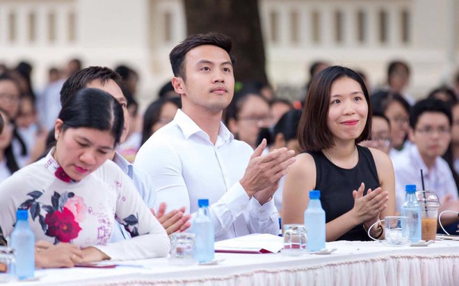 B&ecirc;n cạnh m&agrave;n gọi vốn xuất sắc, Shark Tank c&ograve;n hấp dẫn v&igrave; sự xuất hiện của so&aacute;i ca khởi nghiệp! - Ảnh 14.