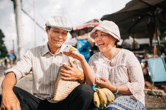 Bố mẹ trong bộ ảnh 25 năm gắn bó cánh đồng đi thăm con, lại có thêm những khoảnh khắc yêu thương đến cay mũi! - Ảnh 8.