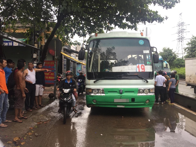 B&igrave;nh Dương: Hung thần xe bu&yacute;t t&ocirc;ng 2 nữ sinh thương vong tr&ecirc;n đường phố - Ảnh 2.