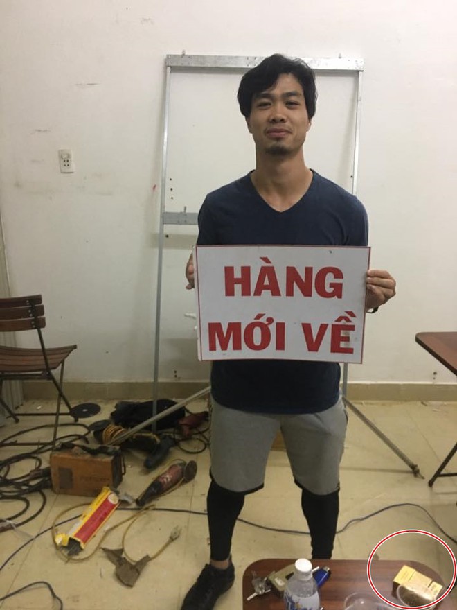C&ocirc;ng Phượng g&acirc;y tranh c&atilde;i khi chụp h&igrave;nh b&ecirc;n cạnh thuốc l&aacute; - Ảnh 1.