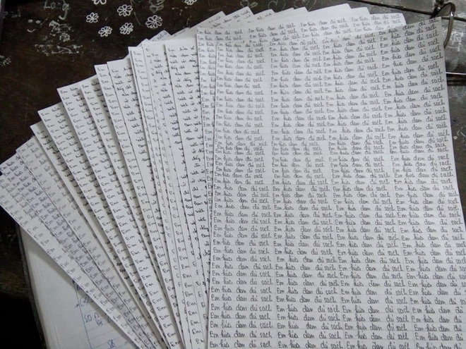 Ch&eacute;p phạt thiếu 1000 lần, nữ sinh tiếp tục bị ch&eacute;p phạt th&ecirc;m 14000 lần em hứa đem đủ s&aacute;ch - Ảnh 3.