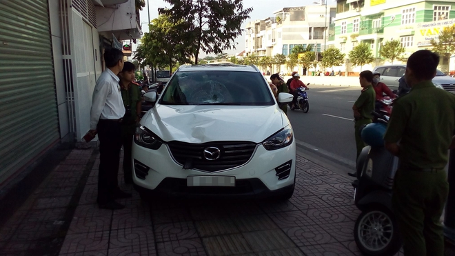 TP.HCM: Người đ&agrave;n &ocirc;ng đạp xe đi tập thể dục bị &ocirc;t&ocirc; h&uacute;c văng 30m tử vong - Ảnh 2.