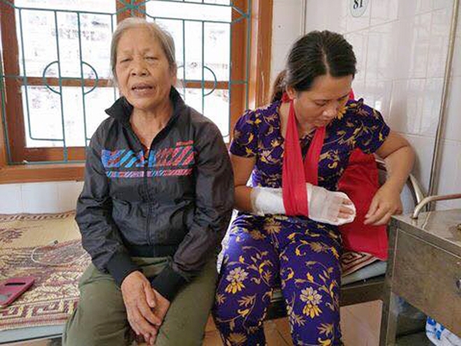 Cầm dao ch&eacute;m đứt g&acirc;n tay nữ ph&oacute; trạm y tế v&igrave; bị từ chối truyền nước - Ảnh 2.