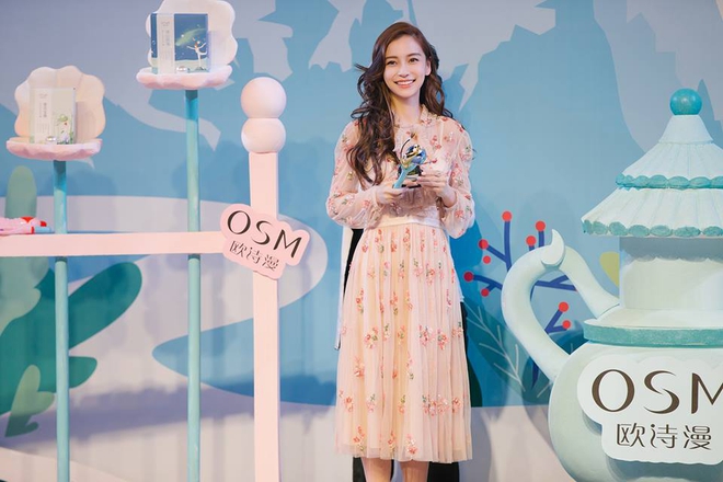 Nhan sắc ng&agrave;y c&agrave;ng ho&agrave;n mỹ của Angela Baby sau khi bọc răng sứ, nhuộm t&oacute;c mới - Ảnh 8.