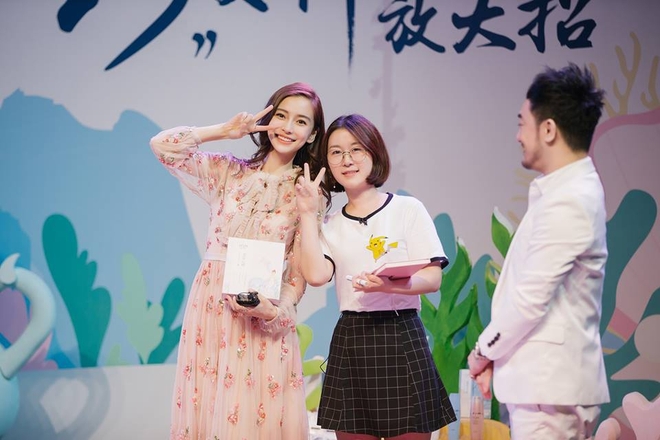 Nhan sắc ng&agrave;y c&agrave;ng ho&agrave;n mỹ của Angela Baby sau khi bọc răng sứ, nhuộm t&oacute;c mới - Ảnh 9.
