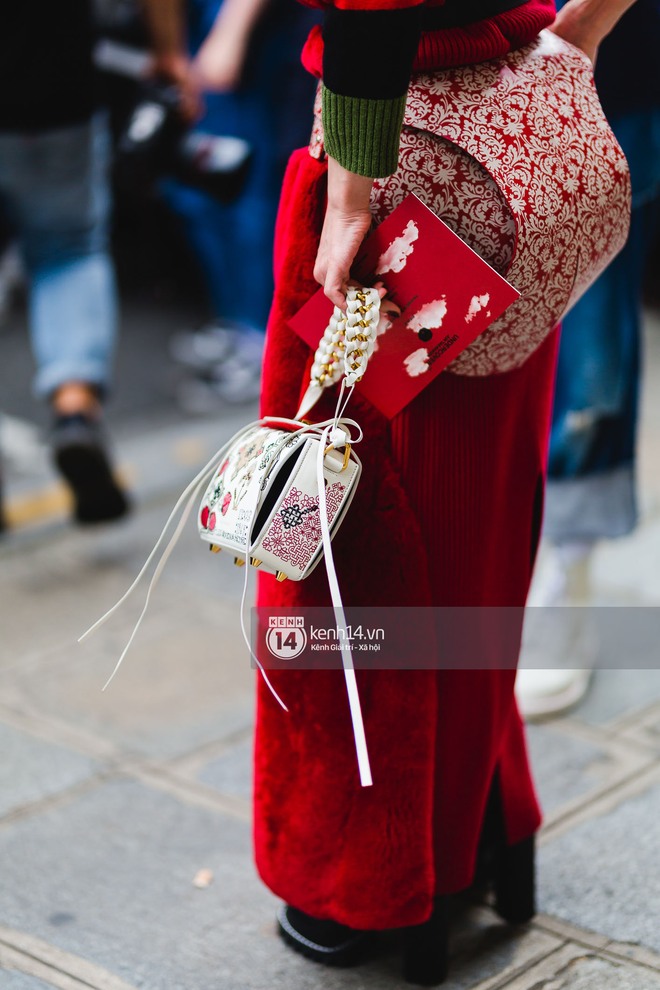 Nếu nghĩ street style tại Paris Fashion Week chỉ l&agrave; cuộc chiến v&aacute;y &aacute;o th&igrave; bạn nhầm to rồi - Ảnh 20.