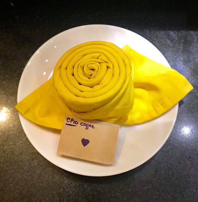 Công Phượng mở quán cafe, fan rủ nhau đến ủng hộ - Ảnh 3.