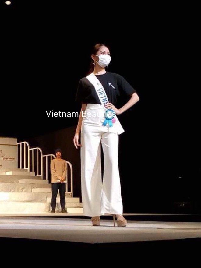 Chưa khỏi hẳn bệnh thủy đậu, Thùy Dung đeo khẩu trang tham gia tổng duyệt đêm chung kết Miss International 2017 - Ảnh 3.