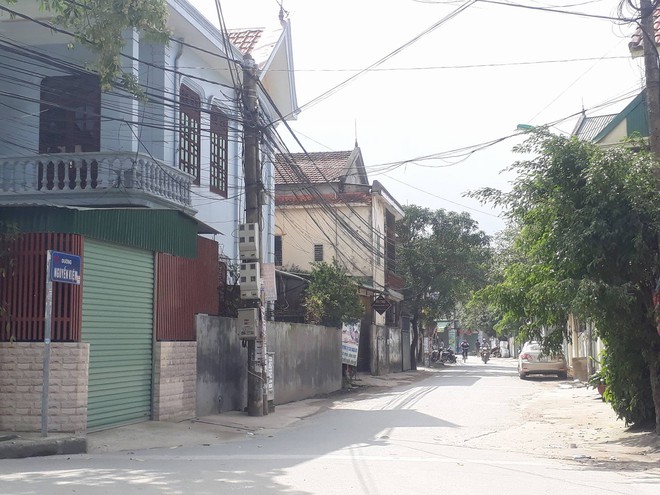 Nghệ An: Gọi mãi không được đành phá cửa, người dân bất ngờ phát hiện nữ sinh sư phạm đã tử vong trong tư thế treo cổ - Ảnh 1.