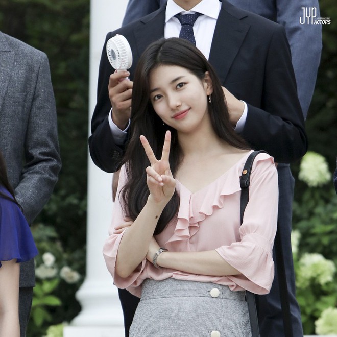 Đăng lời nhắn c&ugrave;ng loạt ảnh đẹp rạng rỡ hậu chia tay, Suzy n&oacute;i điều g&igrave; đầu ti&ecirc;n? - Ảnh 5.