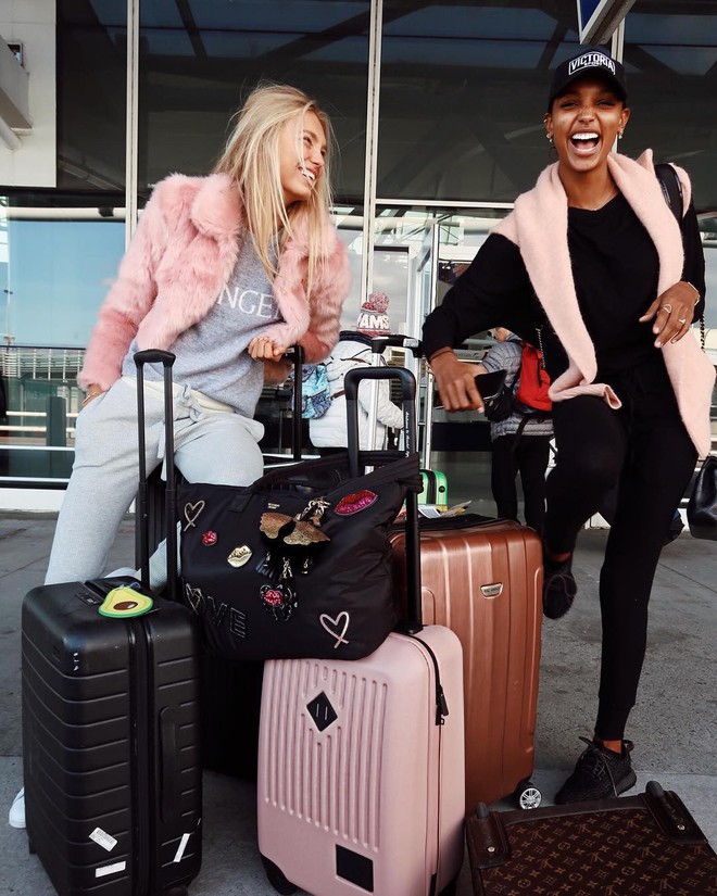 D&agrave;n mẫu Victorias Secret đ&atilde; c&oacute; mặt tại Thượng Hải, sẵn s&agrave;ng cho show diễn nội y ho&agrave;nh tr&aacute;ng nhất năm - Ảnh 14.