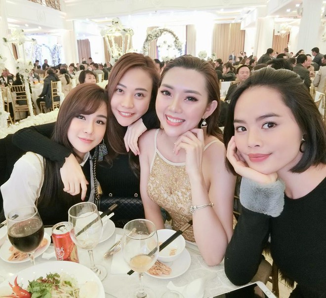 Bạn gái Cường Đô La, Diệp Lâm Anh rạng rỡ đến chúc mừng đám cưới của stylist Pông Chuẩn - Ảnh 2.