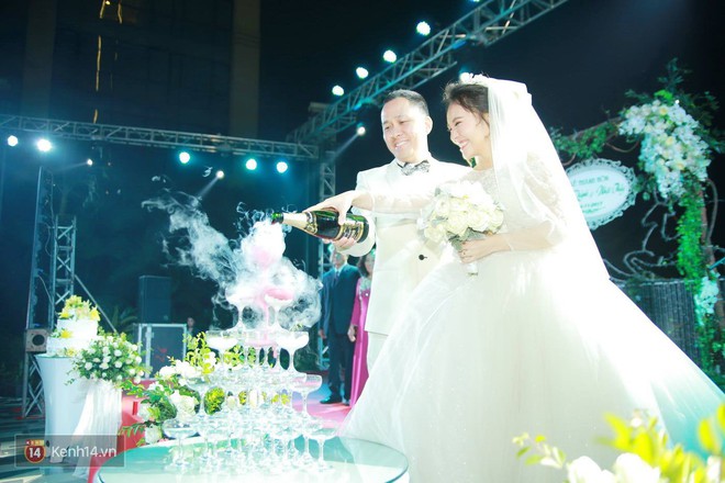 Quán quân Vietnam Idol 2014 Nhật Thủy rạng rỡ trong đám cưới với bạn trai doanh nhân - Ảnh 9.
