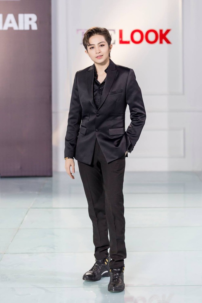 Chả kh&aacute;c g&igrave; Vĩnh Thuỵ hay Hữu Vi, Gil L&ecirc; của The Look vẫn l&agrave; host để l&agrave;m cảnh - Ảnh 1.
