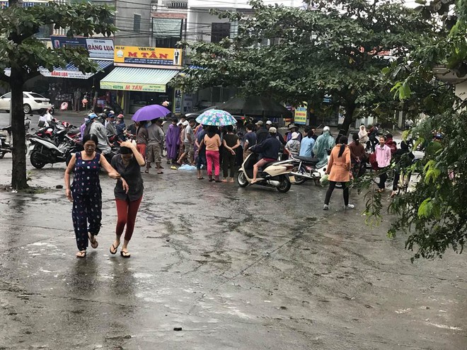 Đ&agrave; Nẵng: Mang c&aacute; sấu sống b&agrave;y b&aacute;n ngay giữa chợ khiến nhiều người &ldquo;sốc&rdquo; - Ảnh 3.