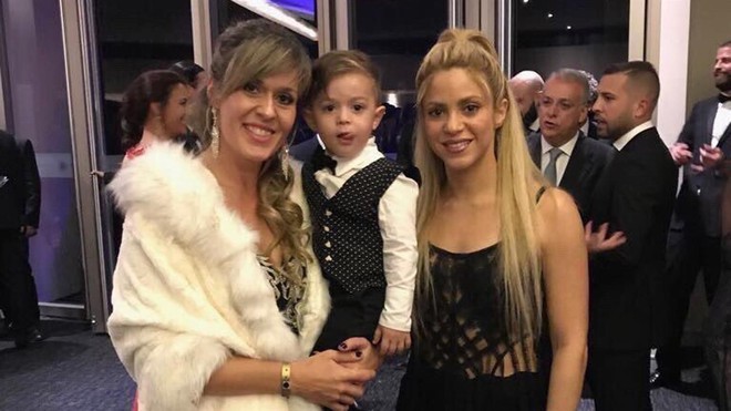 Không đâm sau lưng như tin đồn, Shakira đến dự đám cưới Messi - Antonella - Ảnh 1.