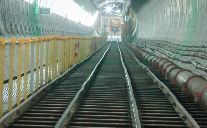 Cận cảnh hầm Metro Bến Thành - Suối Tiên dần rõ dáng sau gần 100 ngày thi công giữa lòng Sài Gòn - Ảnh 3.